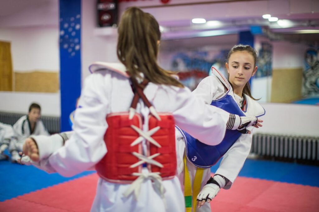 Diseño de Interiores para Escuelas de Artes Marciales: Combina Estilo y Seguridad