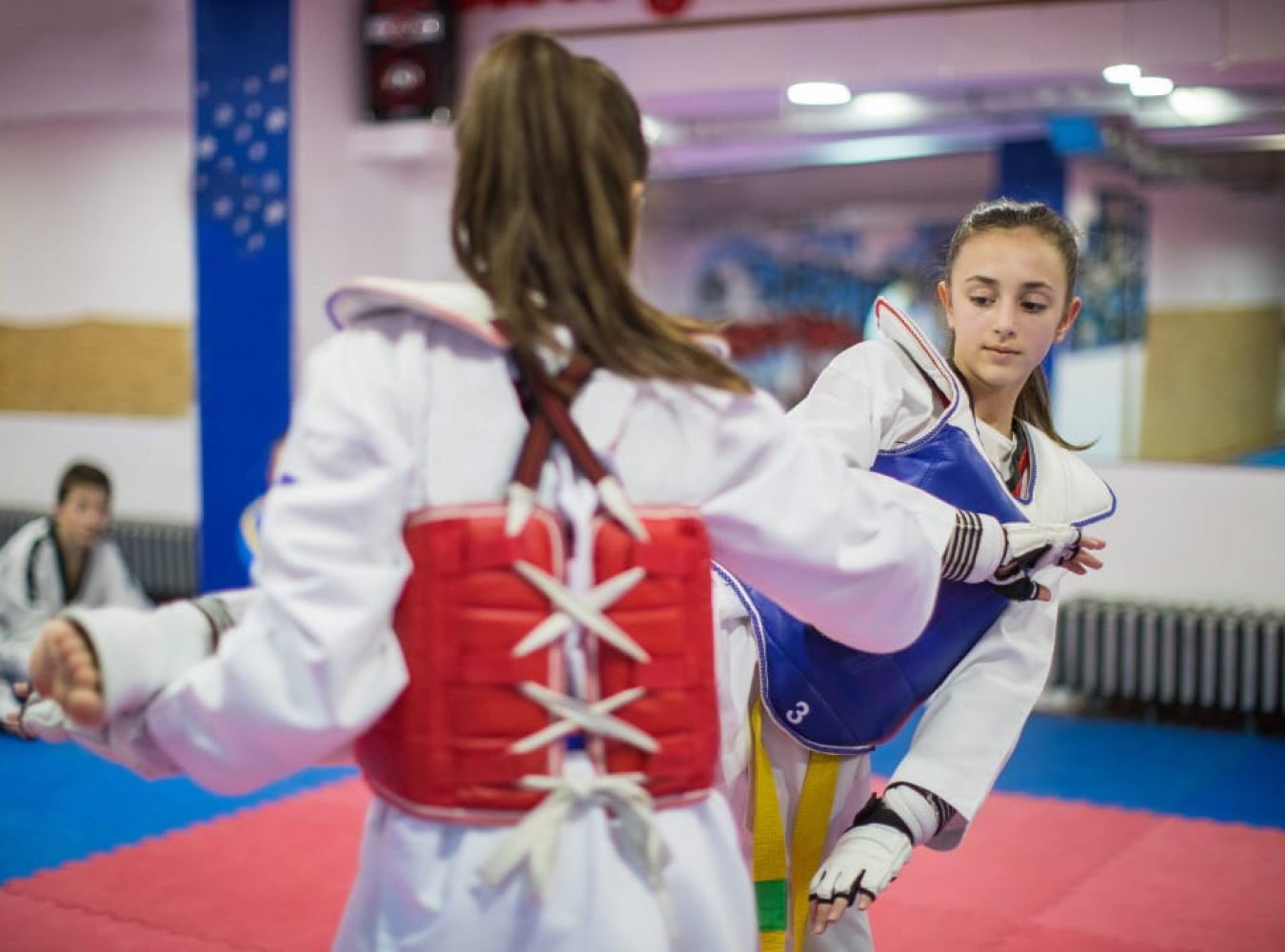 Diseño de Interiores para Escuelas de Artes Marciales: Combina Estilo y Seguridad